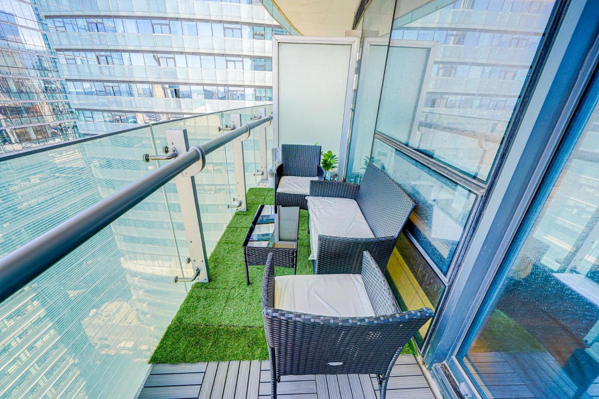 Skytree - Modern Rusty Condo Close To Union Station In Heart Of Downtown Торонто Екстер'єр фото
